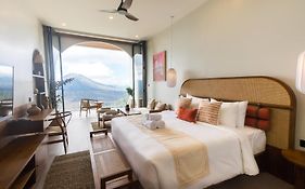 El Lago Hotel